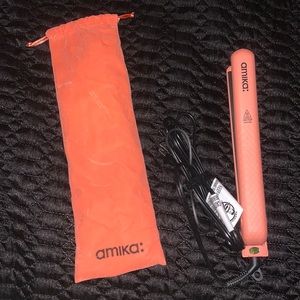 Amika Hair Straightner….NWOT❤️‍🔥